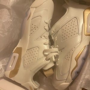 Chinese low lop 6 size 5.5